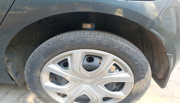 2020 Tata ALTROZ XT PETROL, Petrol, Manual, 44,367 km, tyre