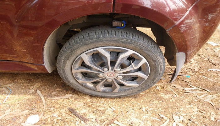 2018 Mahindra E20 Plus P6, Electric, Automatic, 16,529 km, tyre