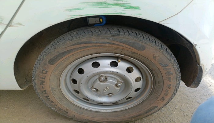 2011 Hyundai i10 ERA 1.1, Petrol, Manual, 1,10,601 km, tyre