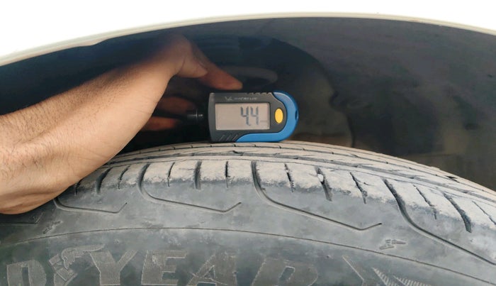 2018 Hyundai Elite i20 ASTA 1.2 DUAL TONE, CNG, Manual, 1,21,042 km, tyre