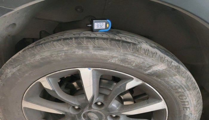 2021 Mahindra XUV500 W11, Diesel, Manual, 99,455 km, tyre