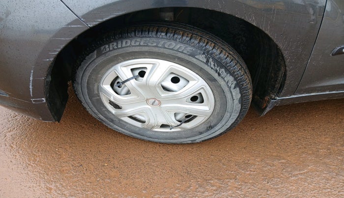 2021 Tata ALTROZ XE PETROL, Petrol, Manual, 10,204 km, tyre