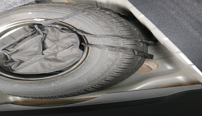 2021 Tata ALTROZ XE PETROL, Petrol, Manual, 10,204 km, tyre