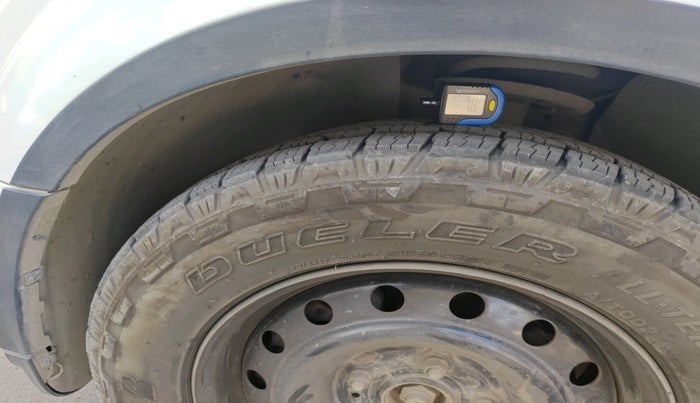 2021 Mahindra XUV500 W7, Diesel, Manual, 1,05,379 km, tyre