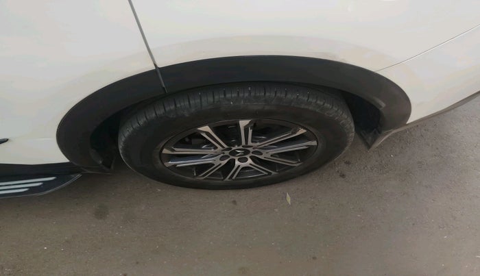 2022 Mahindra XUV700 AX 7 P MT 7 STR, Petrol, Manual, 51,540 km, tyre