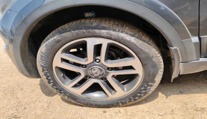 2017 Tata Hexa XT 4X2 6 STR, Diesel, Manual, 1,16,572 km, tyre