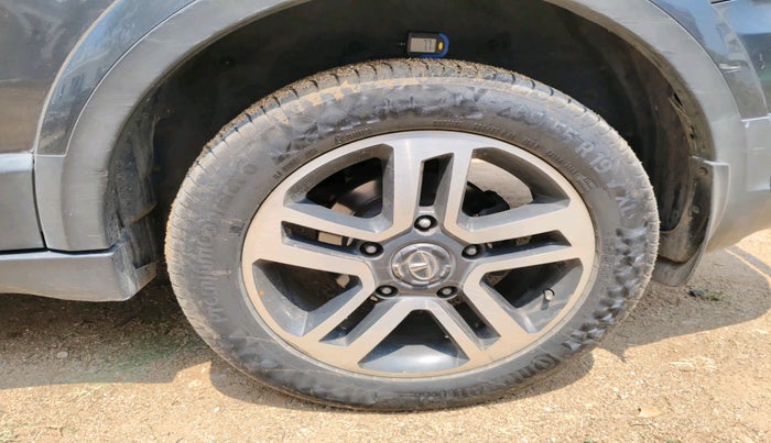 2017 Tata Hexa XT 4X2 6 STR, Diesel, Manual, 1,16,572 km, tyre