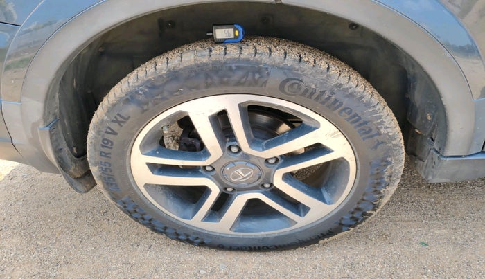 2017 Tata Hexa XT 4X2 6 STR, Diesel, Manual, 1,16,572 km, tyre