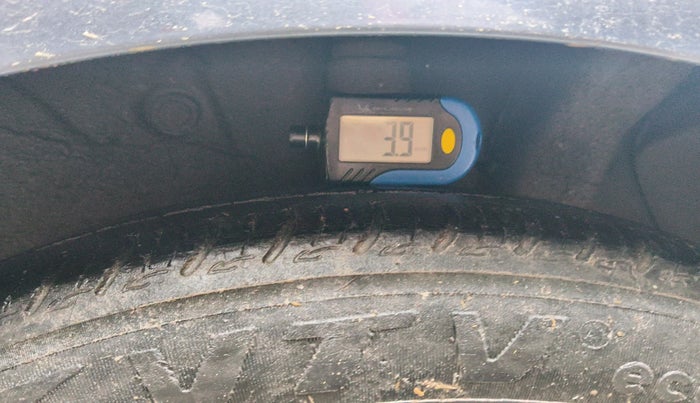 2016 Hyundai Grand i10 SPORTZ 1.2 KAPPA VTVT, CNG, Manual, 97,247 km, tyre