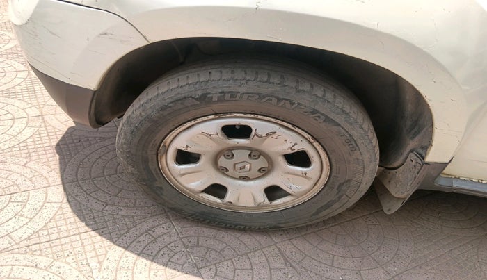 2013 Renault Duster 85 PS RXL DIESEL, Diesel, Manual, 1,64,549 km, tyre