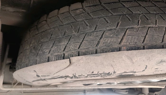 2013 Renault Duster 85 PS RXL DIESEL, Diesel, Manual, 1,64,549 km, tyre