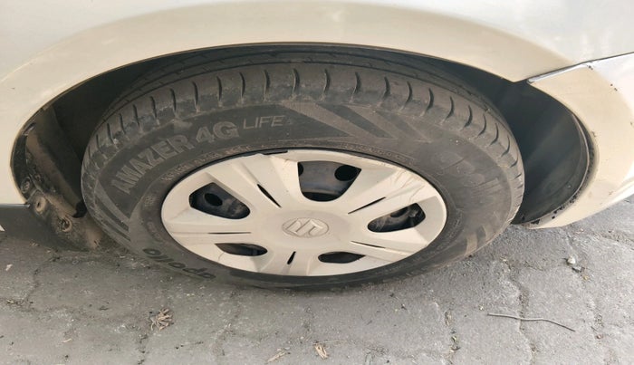 2009 Maruti Swift Dzire VDI, Diesel, Manual, 44,805 km, tyre