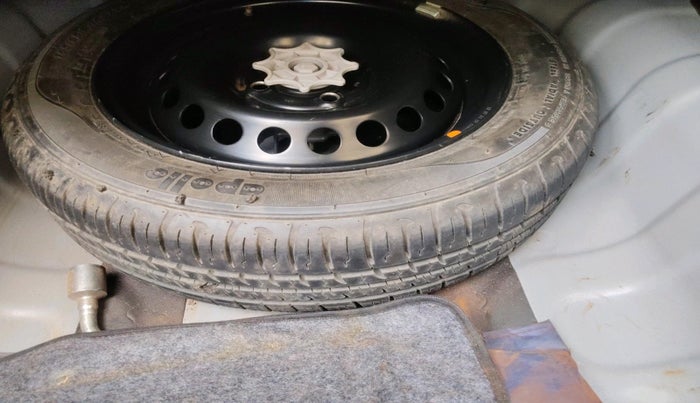 2014 Hyundai Xcent S (O) 1.2, Petrol, Manual, 15,747 km, tyre