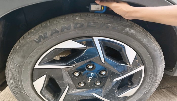 2024 KIA SONET HTK (O) 1.2 Petrol MT, Petrol, Manual, 44,463 km, tyre