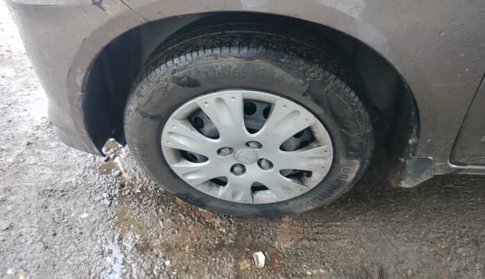 2014 Honda Amaze 1.2L I-VTEC SX, Petrol, Manual, 79,500 km, tyre