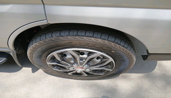 2026 Maruti Eeco 5 STR AC, Petrol, Manual, 231 km, tyre