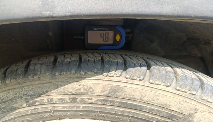 2015 Renault Kwid RXT 0.8, Petrol, Manual, 1,05,204 km, tyre