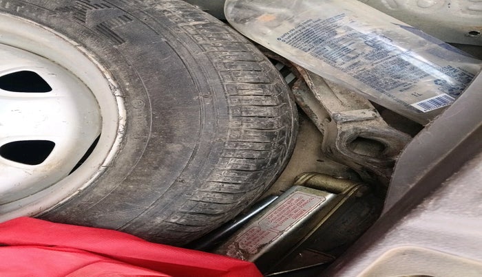 2012 Maruti Zen Estilo LXI, Petrol, Manual, 23,800 km, tyre