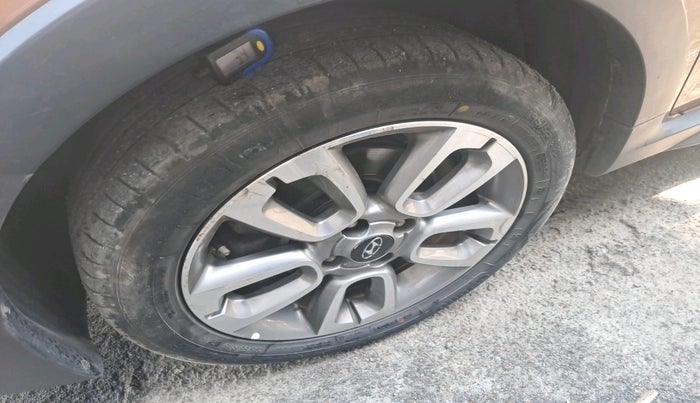 2015 Hyundai i20 Active 1.4 SX, Diesel, Manual, 1,07,889 km, tyre