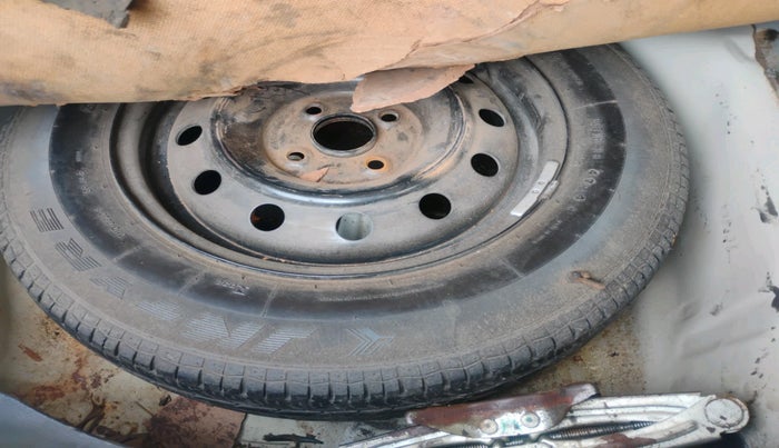 2014 Maruti Swift Dzire VXI, Petrol, Manual, 1,75,714 km, tyre