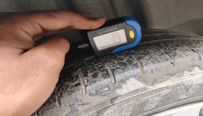 2016 Volkswagen Vento COMFORTLINE 1.2 TSI AT, Petrol, Automatic, 65,622 km, tyre