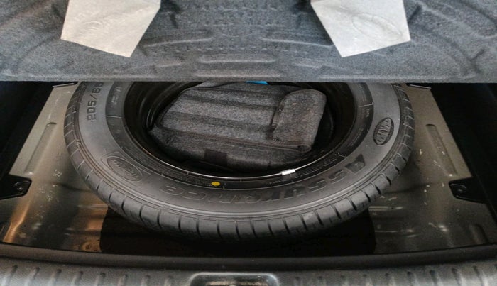 2021 KIA SELTOS HTK PLUS 1.5, Petrol, Manual, 53,193 km, tyre