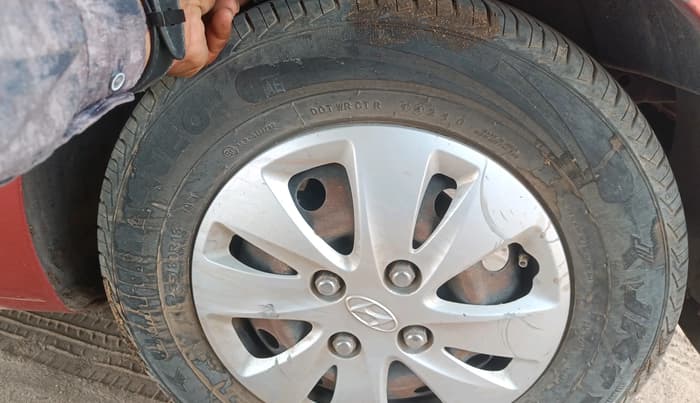 2011 Hyundai i10 MAGNA 1.2, CNG, Manual, 1,96,584 km, tyre