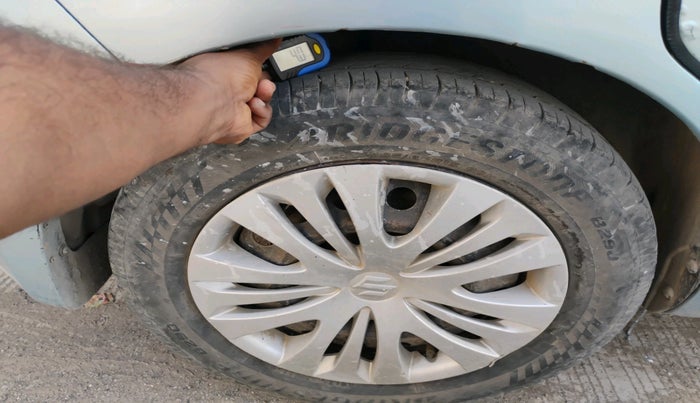 2013 Maruti Ertiga VXI CNG, CNG, Manual, 2,97,396 km, tyre