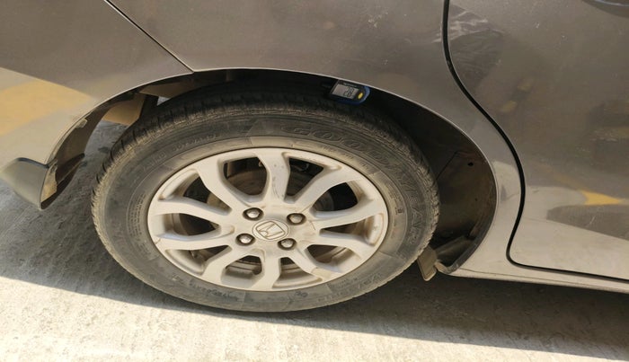 2014 Honda Amaze 1.2L I-VTEC VX, Petrol, Manual, 66,277 km, tyre