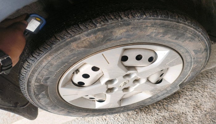 2019 Mahindra XUV300 W4 1.5 DIESEL, Diesel, Manual, 1,04,046 km, tyre