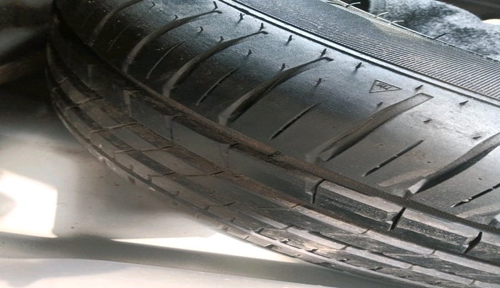 2016 Hyundai Elite i20 ASTA 1.4 CRDI (O), Diesel, Manual, 54,246 km, tyre