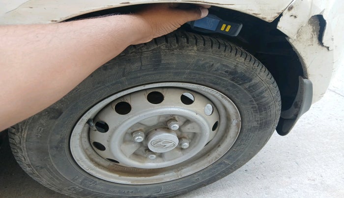 2014 Hyundai Eon ERA +, Petrol, Manual, 34,943 km, tyre