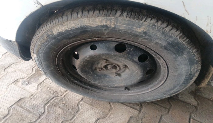 2019 Ford Ecosport TREND+ 1.5L DIESEL, Diesel, Manual, 2,41,902 km, tyre