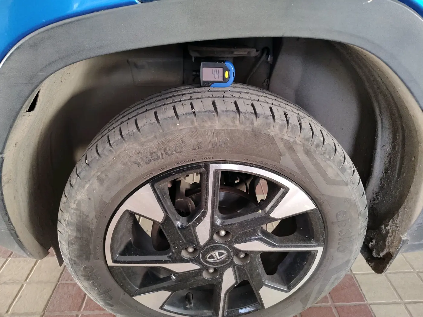 2021 Tata PUNCH CREATIVE  AMT, Petrol, Automatic, 26,445 km, tyre