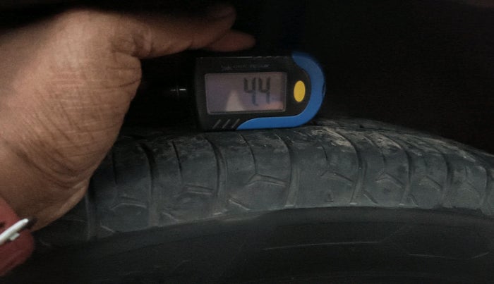 2019 Renault TRIBER RXT, Petrol, Manual, 87,540 km, tyre