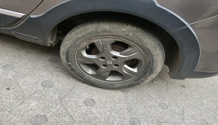 2015 Renault Lodgy 85 PS RXZ, Diesel, Manual, 1,07,874 km, tyre