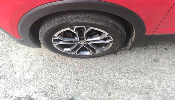 2022 Skoda KUSHAQ STYLE 1.0L TSI AT (6 AIRBAGS), Petrol, Automatic, 32,179 km, tyre