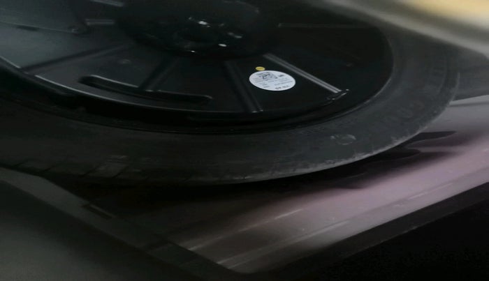 2022 Skoda KUSHAQ STYLE 1.0L TSI AT (6 AIRBAGS), Petrol, Automatic, 32,179 km, tyre