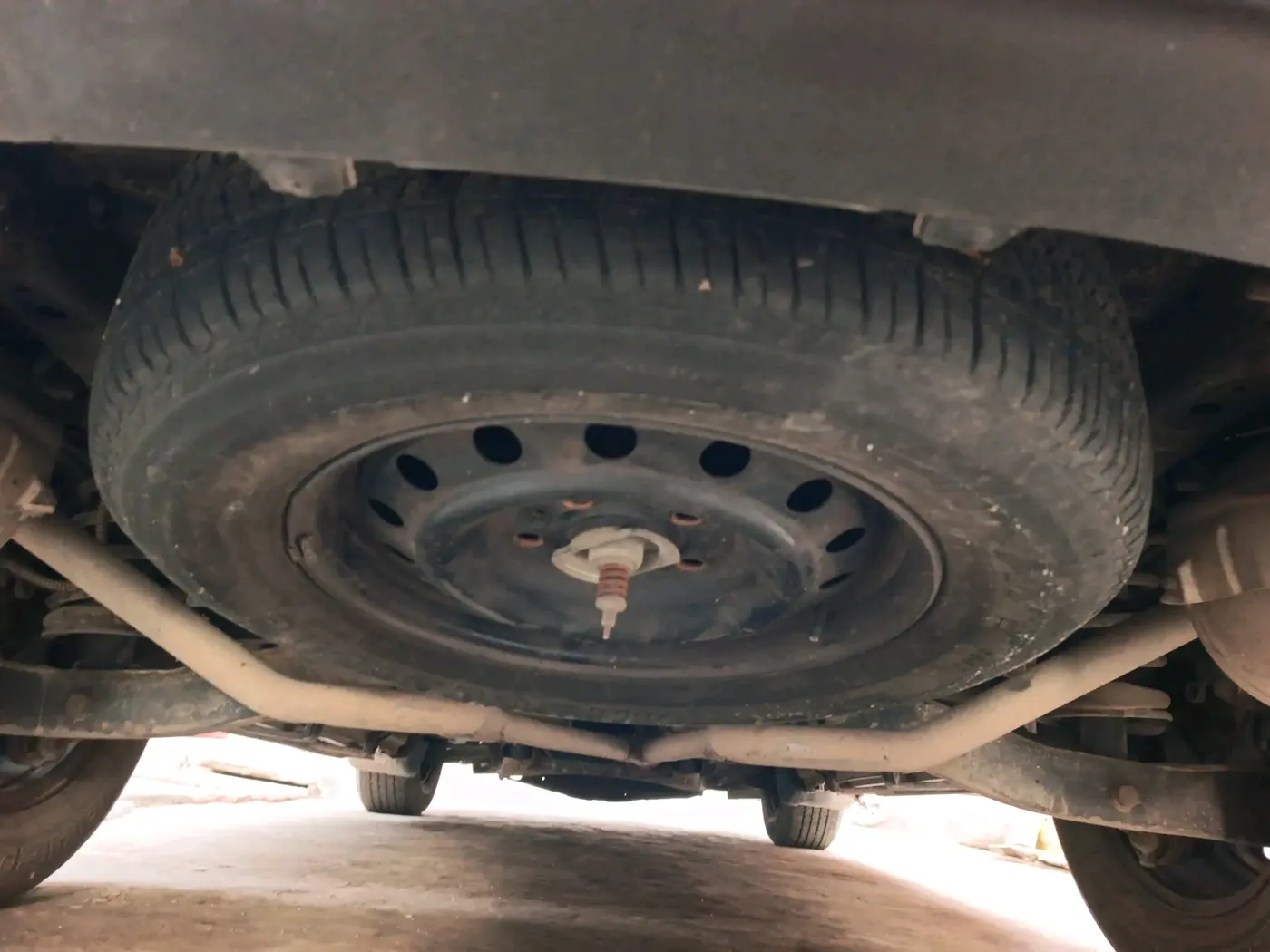 2019 Mahindra XUV500 W7, Diesel, Manual, 76,757 km, tyre