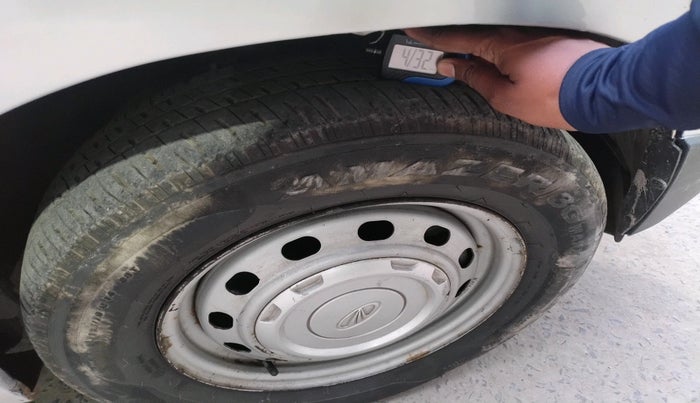 2016 Mahindra Kuv100 K2 6 STR, Petrol, Manual, 51,430 km, tyre