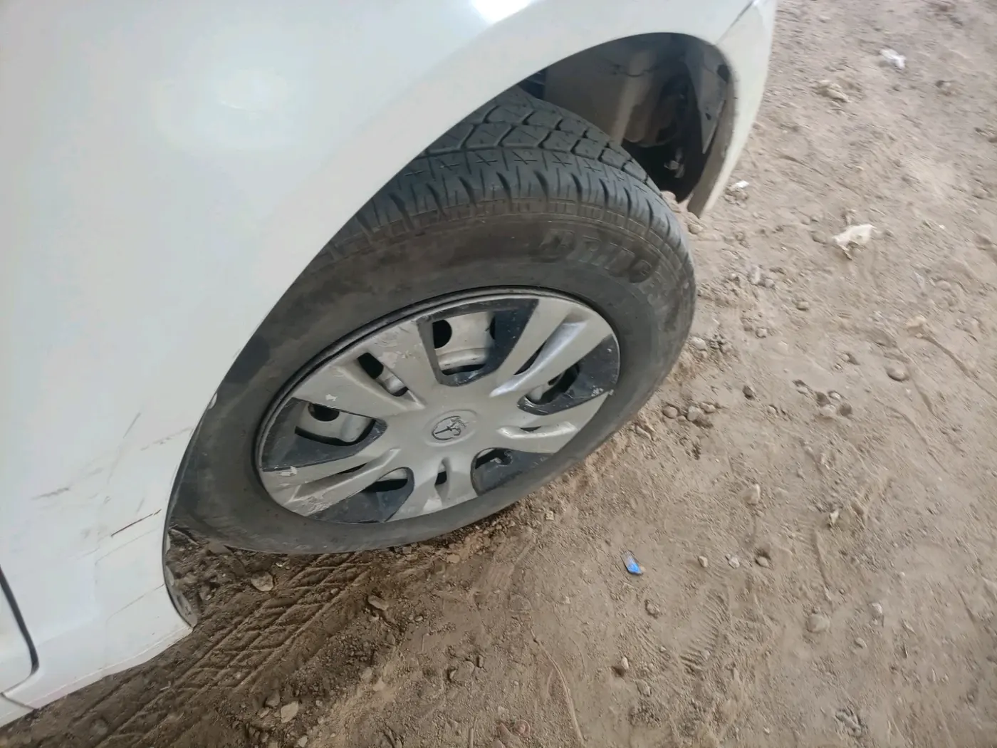 2015 Maruti Swift Dzire TOUR DIESEL, Diesel, Manual, 1,40,517 km, tyre