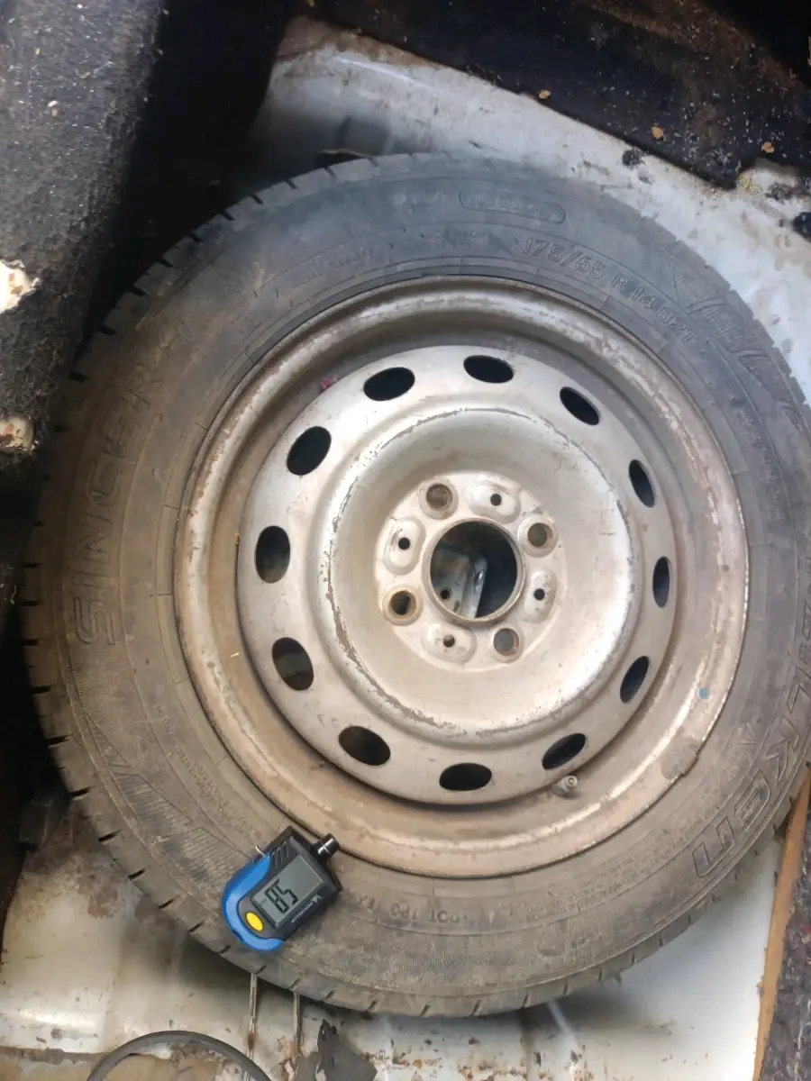 2014 Tata Indigo ECS LX TDI, Diesel, Manual, 1,33,110 km, tyre