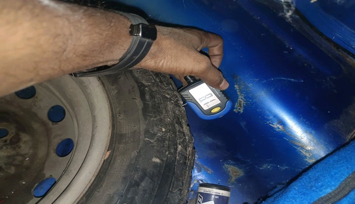 2013 Hyundai Eon ERA +, Petrol, Manual, 65,089 km, tyre