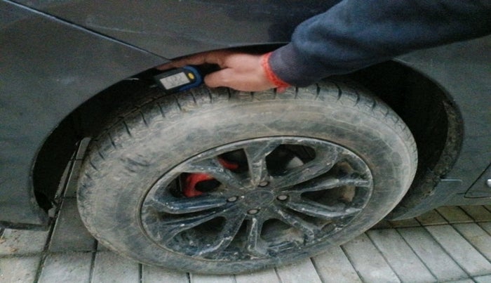 2016 Maruti Baleno DELTA PETROL 1.2, CNG, Manual, 74,533 km, tyre