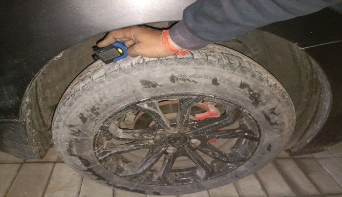 2016 Maruti Baleno DELTA PETROL 1.2, CNG, Manual, 74,533 km, tyre