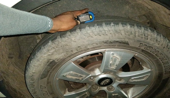 2013 Mahindra XUV500 W8, Diesel, Manual, 1,24,435 km, tyre