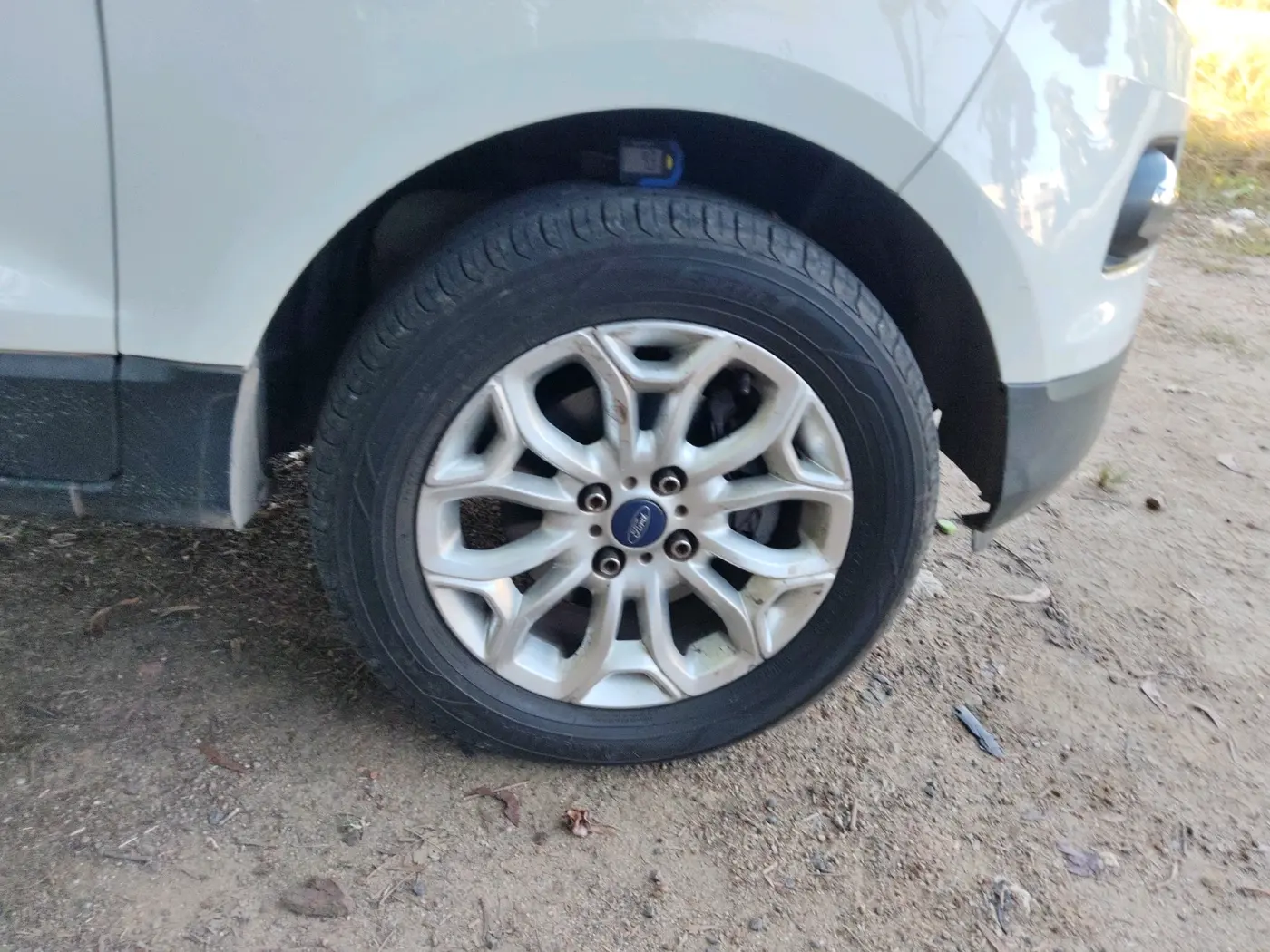 2013 Ford Ecosport TITANIUM 1.5L DIESEL, Diesel, Manual, 1,99,802 km, tyre