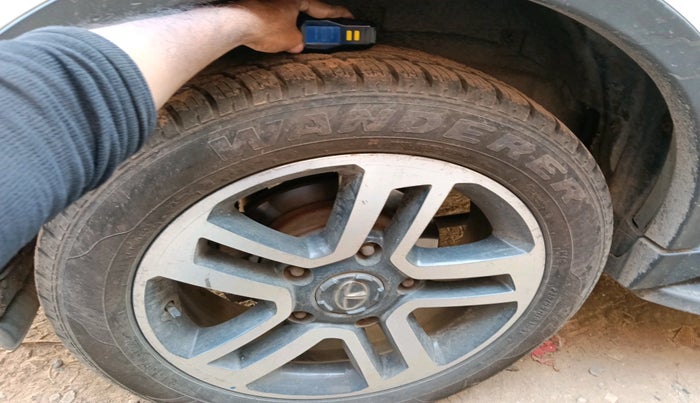 2017 Tata Hexa XTA 4X2 6 STR, Diesel, Automatic, 1,07,236 km, tyre