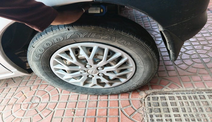 2012 Maruti Alto LXI, Petrol, Manual, 90,747 km, tyre