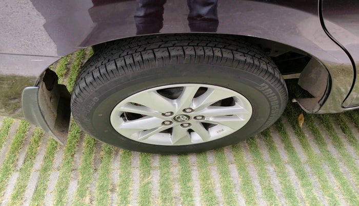 2019 Toyota Innova Crysta 2.4 VX 7 STR, Diesel, Manual, 2,48,673 km, tyre